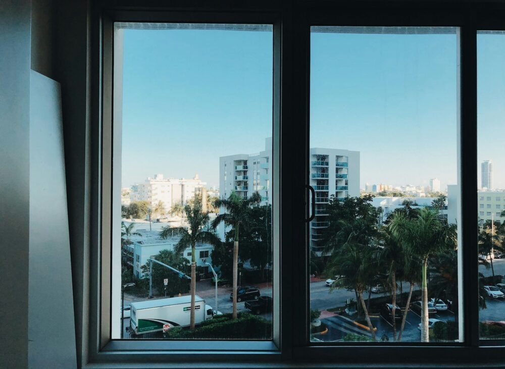 10 Reasons to Choose Aluminium Over Wood for Dubai Doors