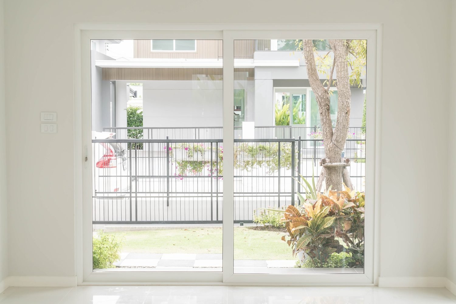 Aluminium Door Services in Dubai