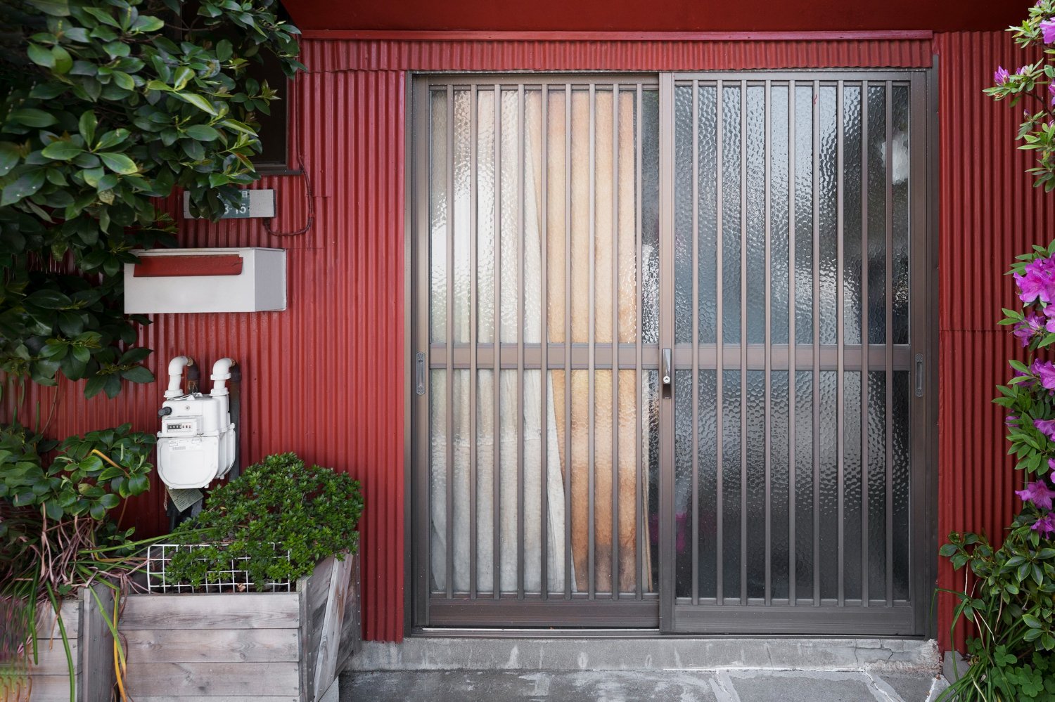 Aluminium Bifold Doors in Dubai Design, Prices & Professional Installation