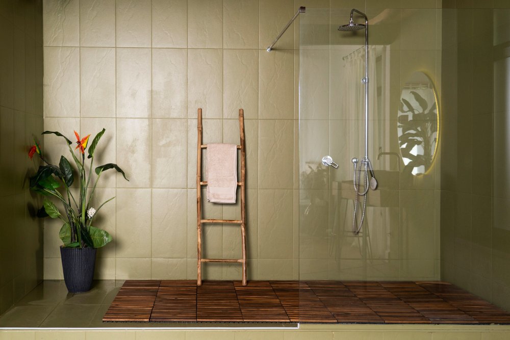 Bathroom glass partition​ Dubai