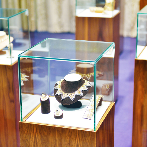 Display Cases & Showcase