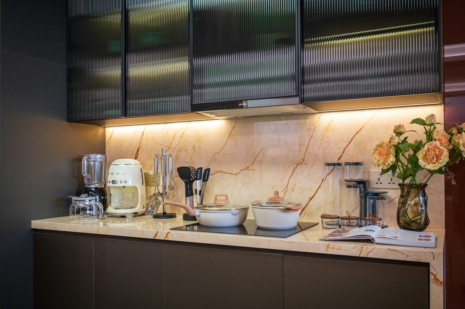 Popular Applications of Fluted Glass in Dubai