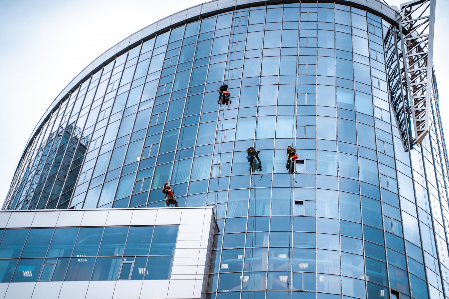 Top 5 Glass Manufacturers and Suppliers in UAE
