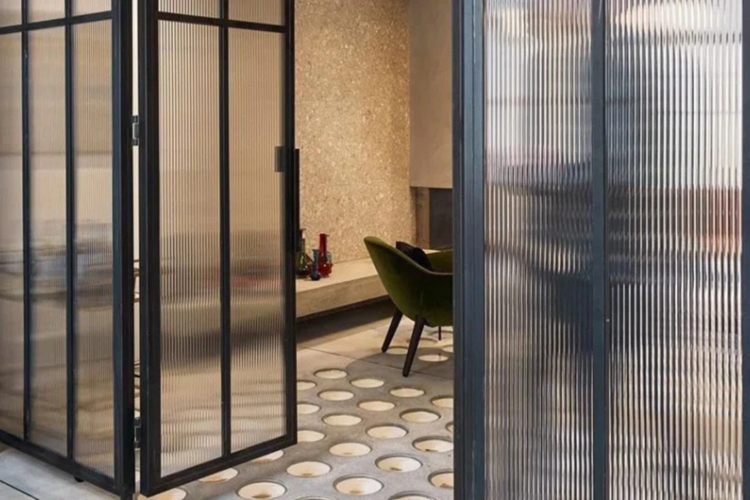 Fluted glass partitions in Dubai, UAE