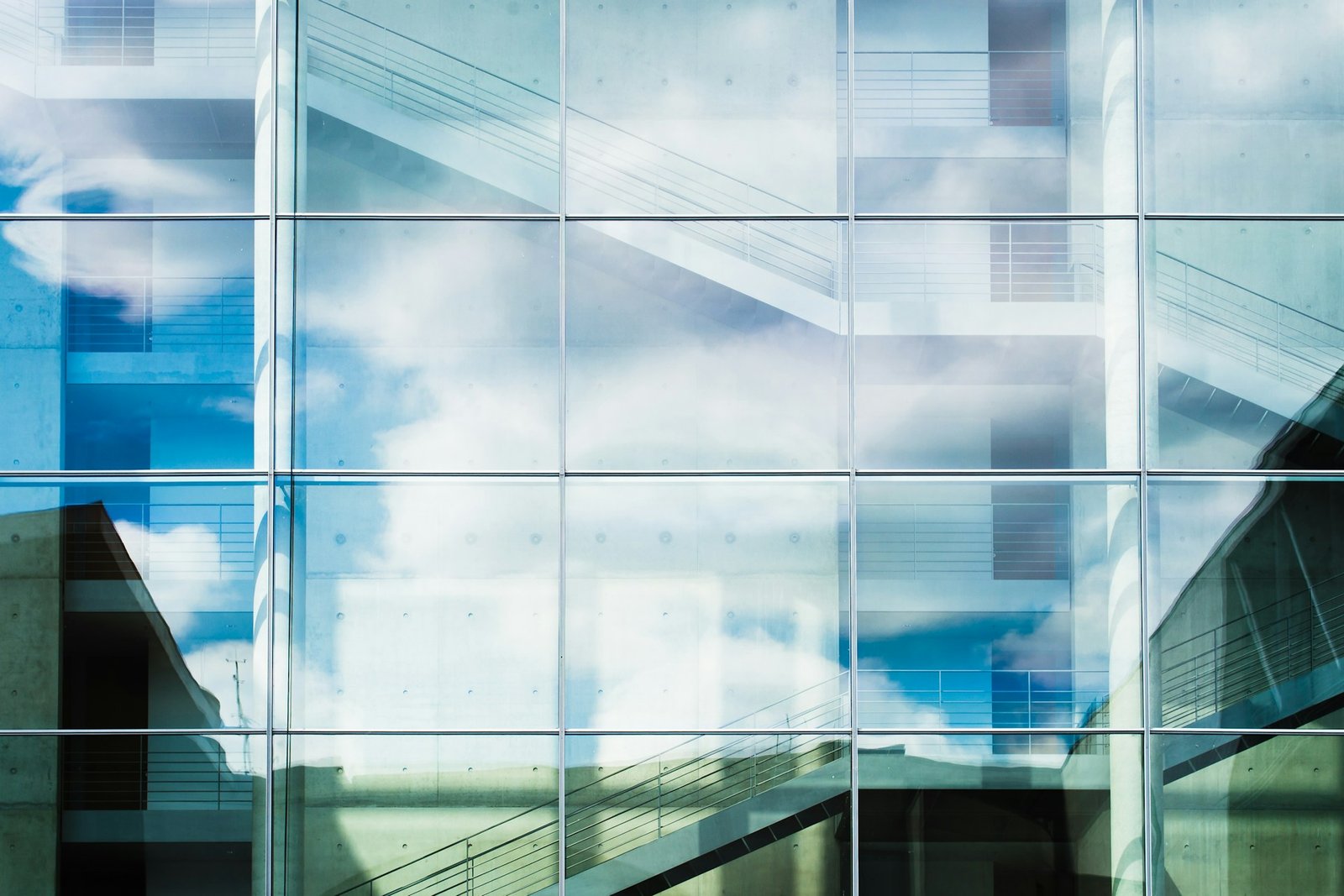 What Is Toughened Glass A Simple Guide for UAE Buyers